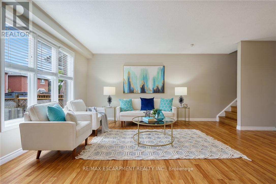 85 Chelsea Crescent, Hamilton (Stoney Creek), Ontario  L8E 5R8 - Photo 7 - X12490454