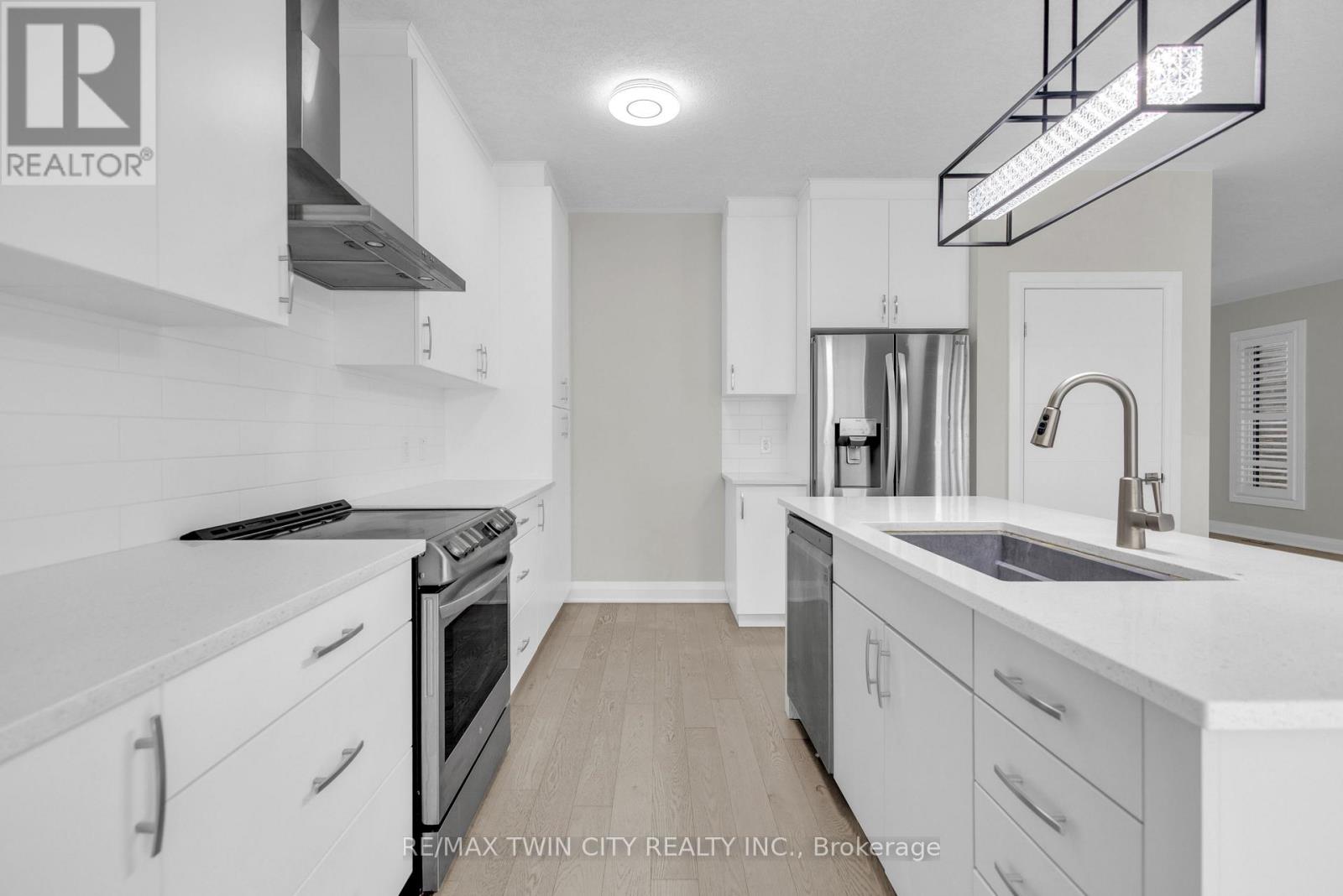 273 Woodbine Avenue, Kitchener, Ontario  N2R 0P7 - Photo 10 - X12490474