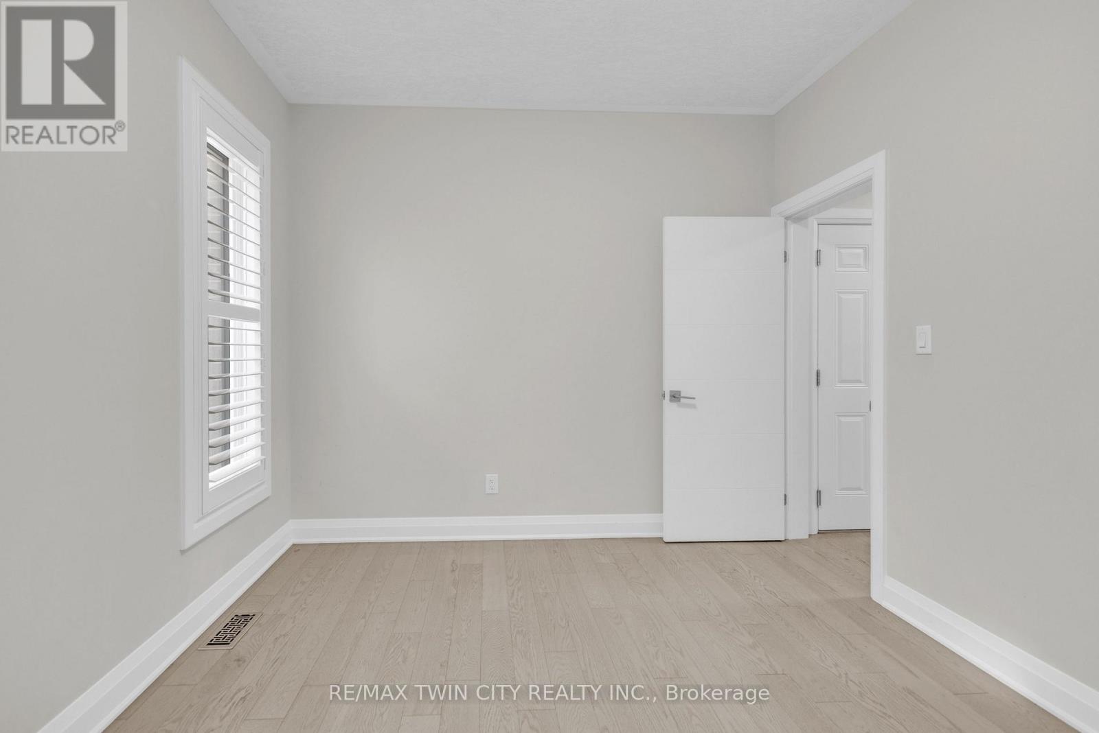 273 Woodbine Avenue, Kitchener, Ontario  N2R 0P7 - Photo 14 - X12490474