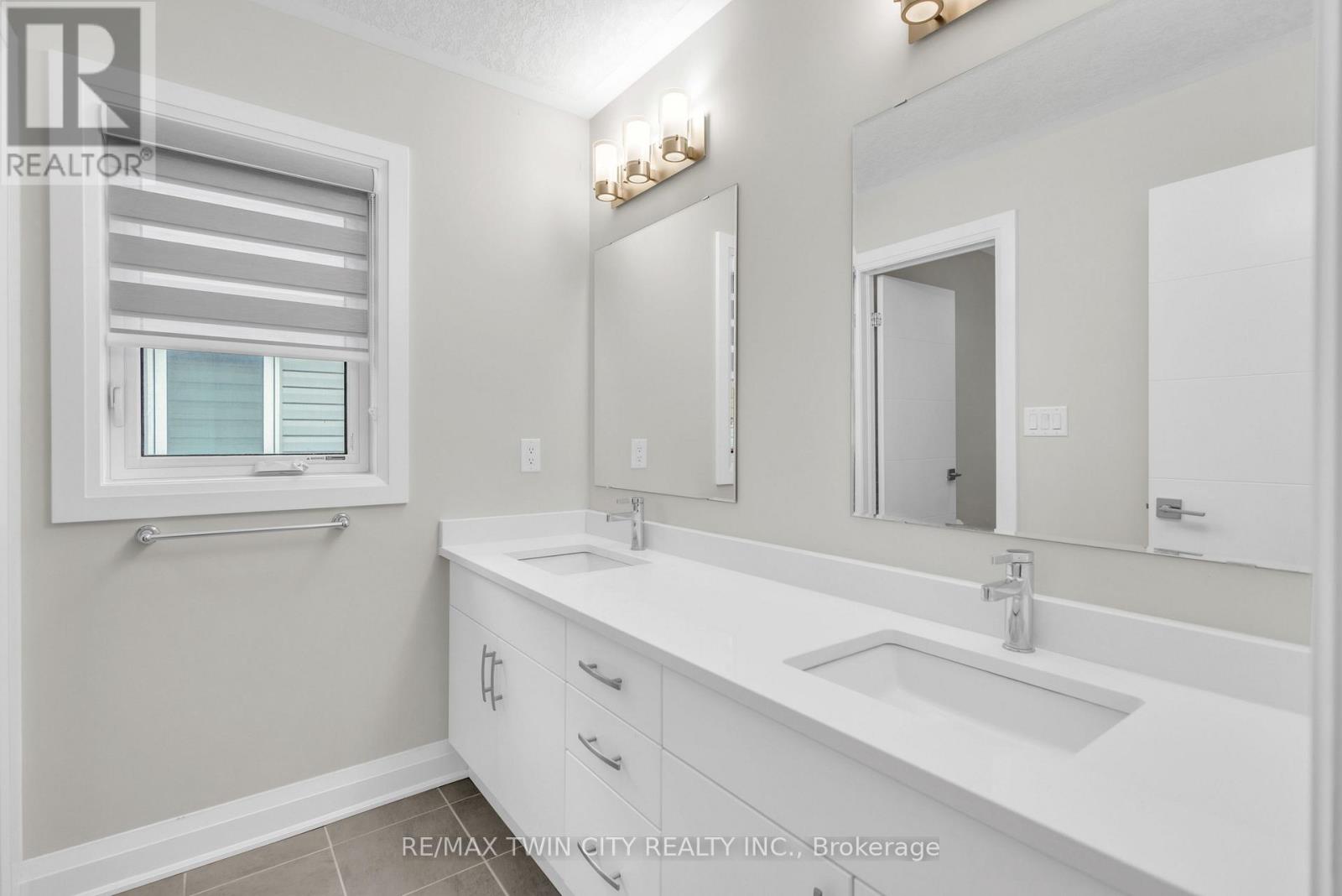 273 Woodbine Avenue, Kitchener, Ontario  N2R 0P7 - Photo 24 - X12490474