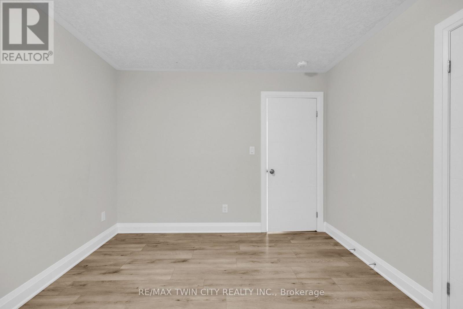 273 Woodbine Avenue, Kitchener, Ontario  N2R 0P7 - Photo 31 - X12490474