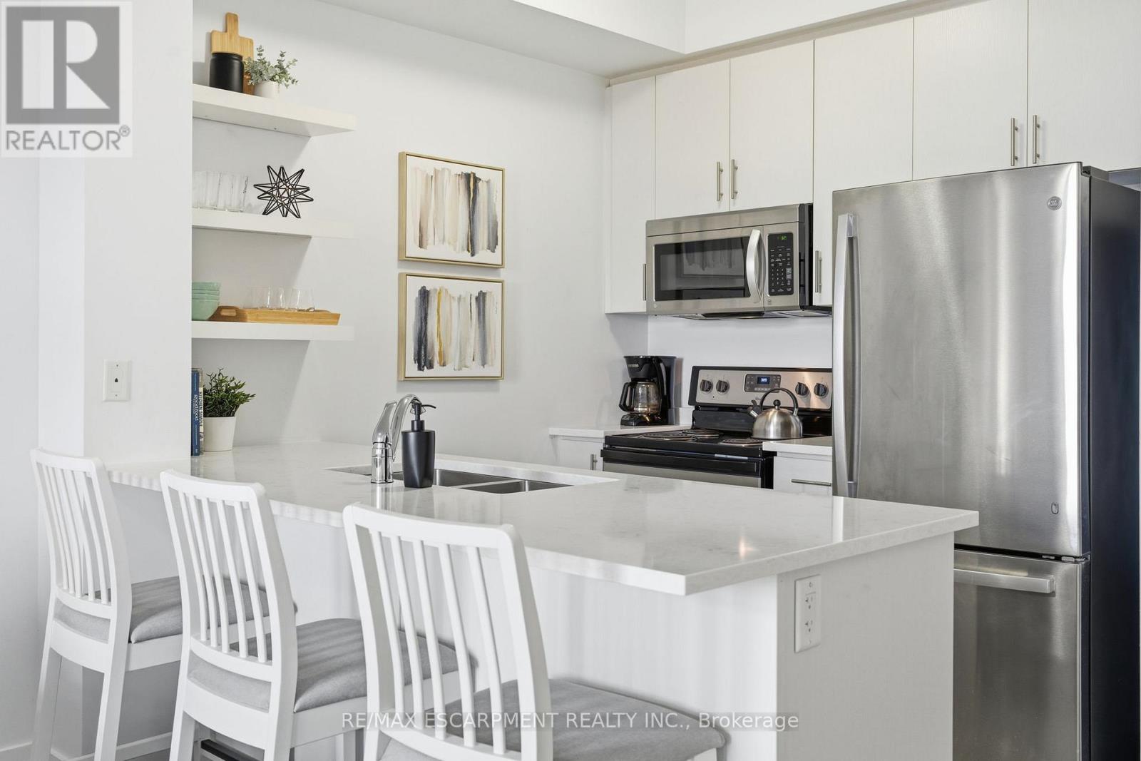 228 - 35 Southshore Crescent, Hamilton, Ontario  L8E 0J2 - Photo 10 - X12490490