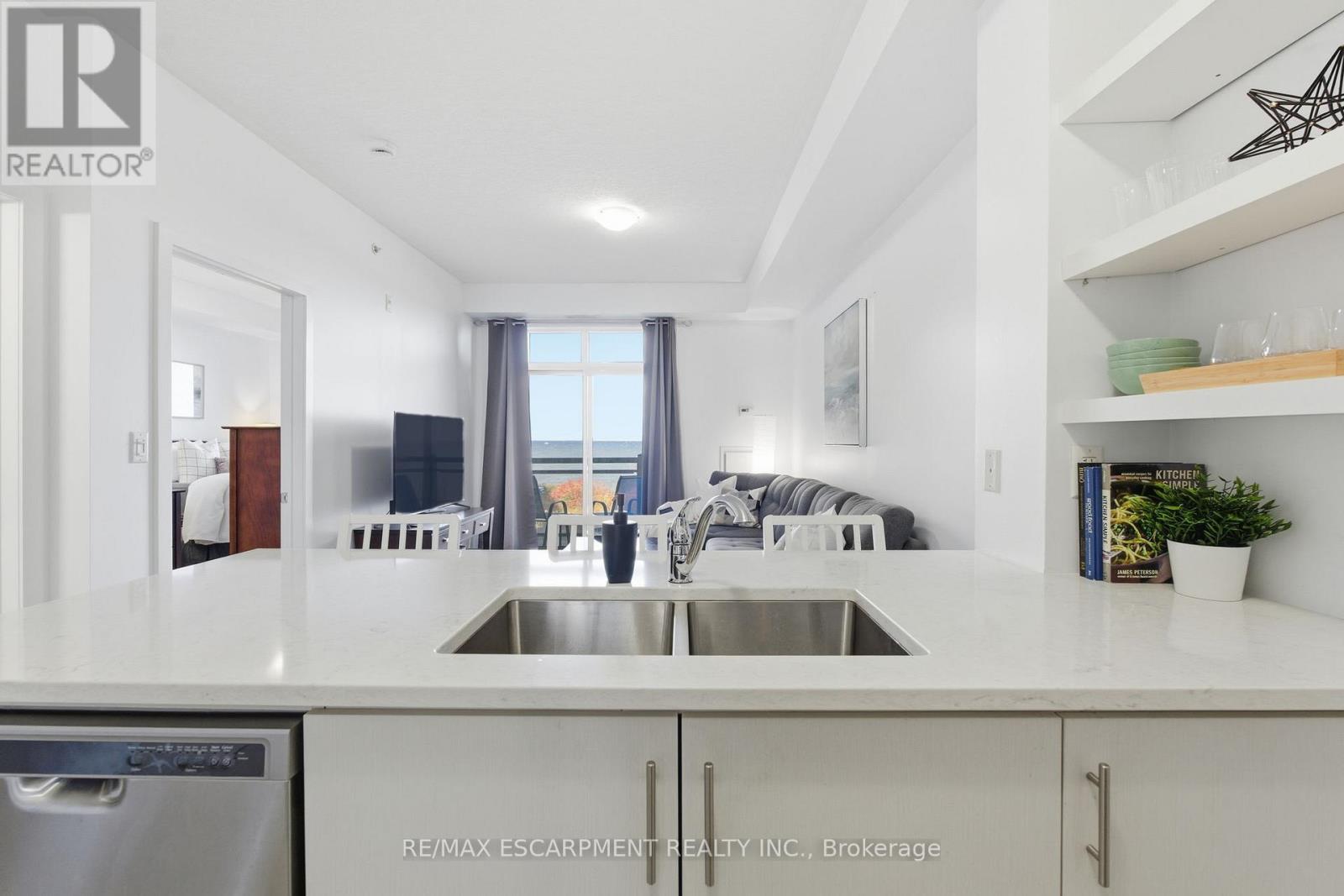 228 - 35 Southshore Crescent, Hamilton, Ontario  L8E 0J2 - Photo 12 - X12490490