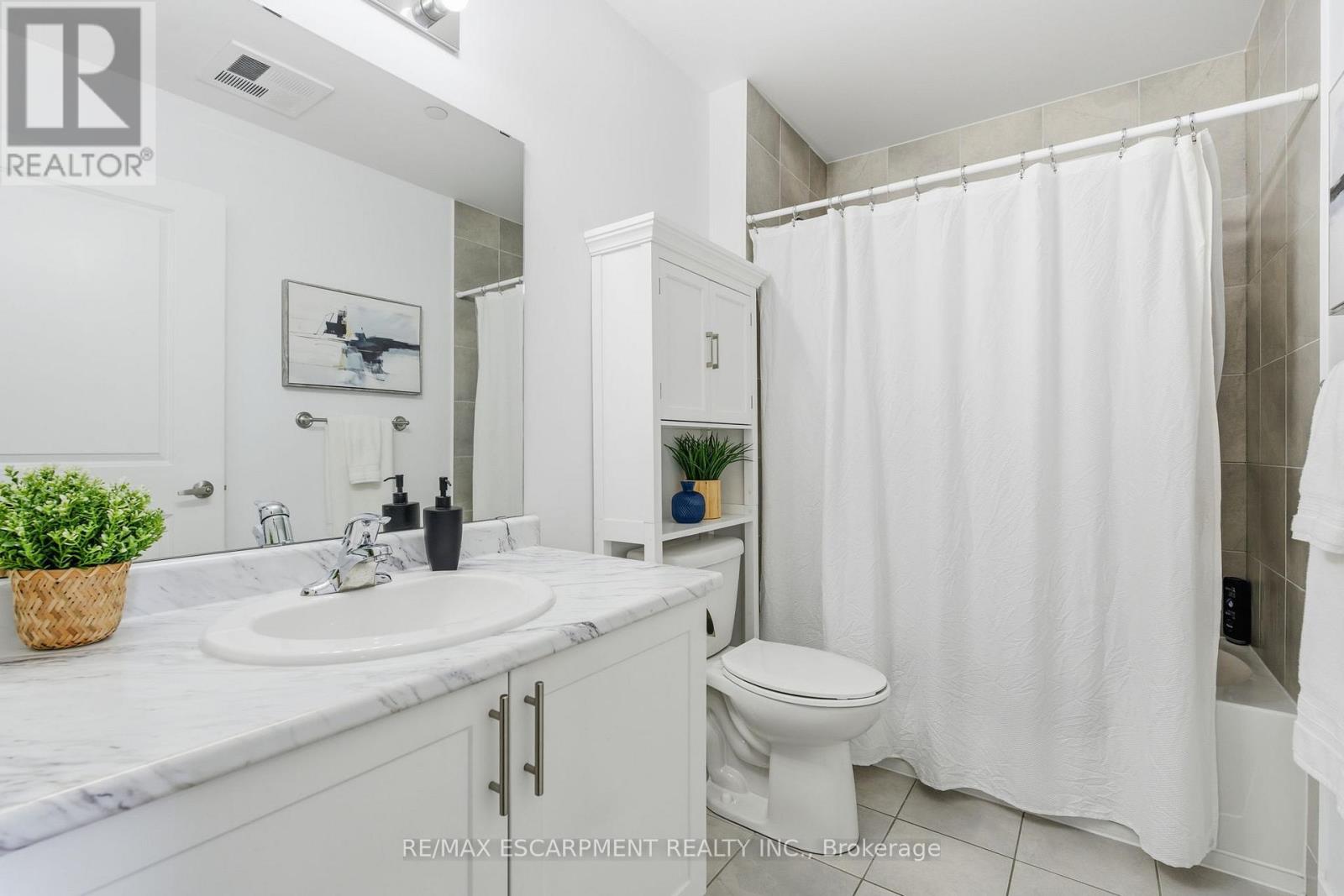 228 - 35 Southshore Crescent, Hamilton, Ontario  L8E 0J2 - Photo 15 - X12490490