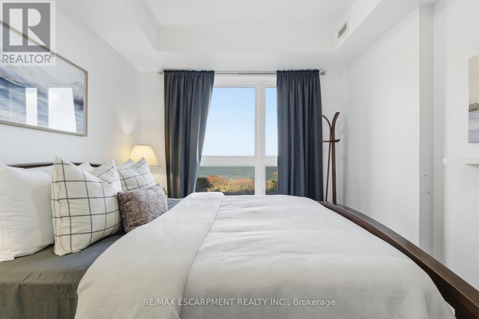 228 - 35 Southshore Crescent, Hamilton, Ontario  L8E 0J2 - Photo 18 - X12490490