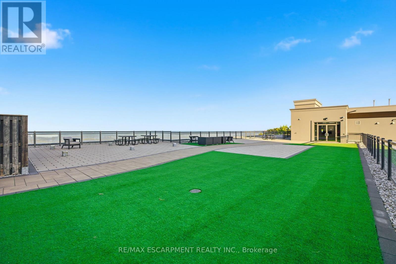 228 - 35 Southshore Crescent, Hamilton, Ontario  L8E 0J2 - Photo 25 - X12490490