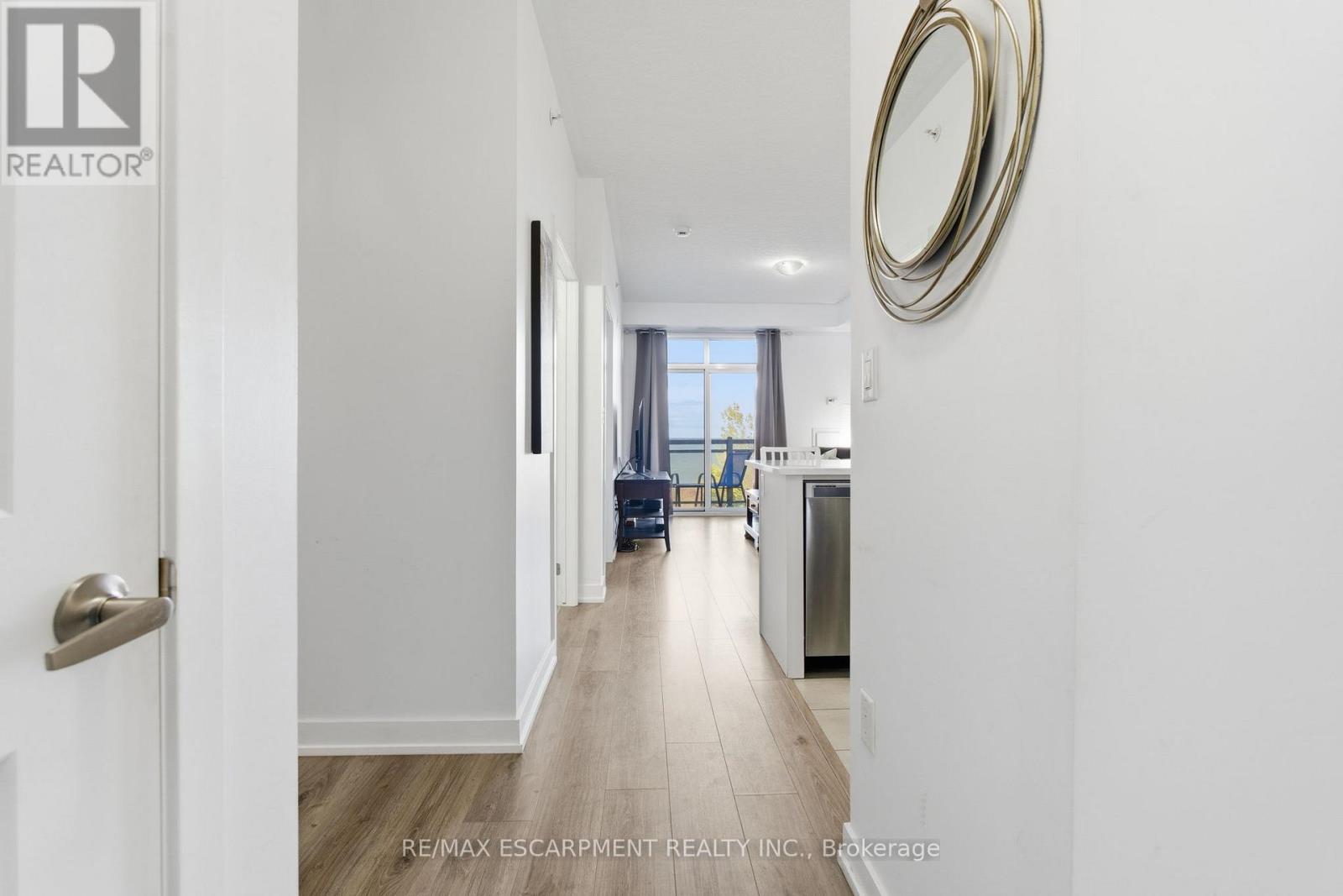 228 - 35 Southshore Crescent, Hamilton, Ontario  L8E 0J2 - Photo 6 - X12490490