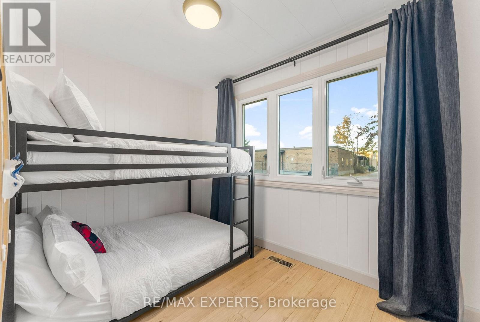 77 Post Street, South Algonquin, Ontario  K0J 2M0 - Photo 21 - X12490544