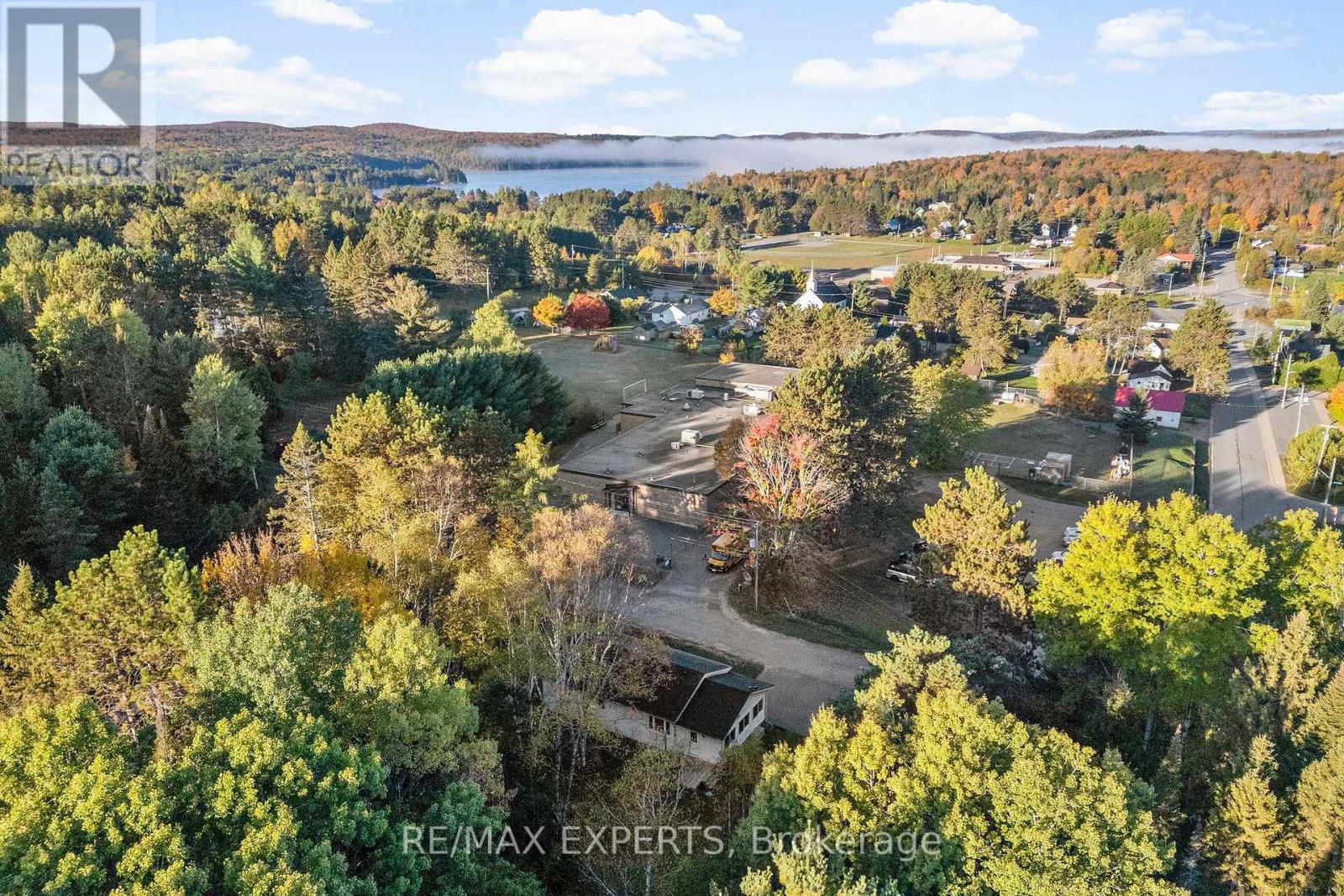 77 Post Street, South Algonquin, Ontario  K0J 2M0 - Photo 5 - X12490544