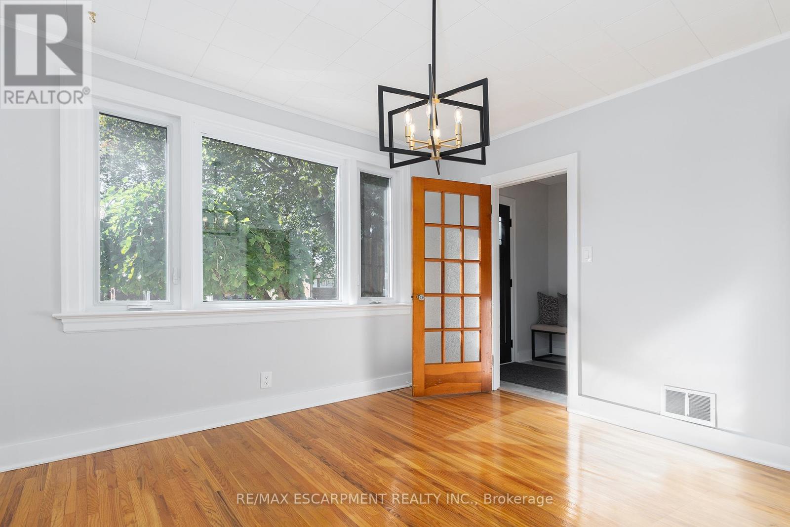 4876 Portage Road, Niagara Falls, Ontario  L2E 6B3 - Photo 10 - X12490636