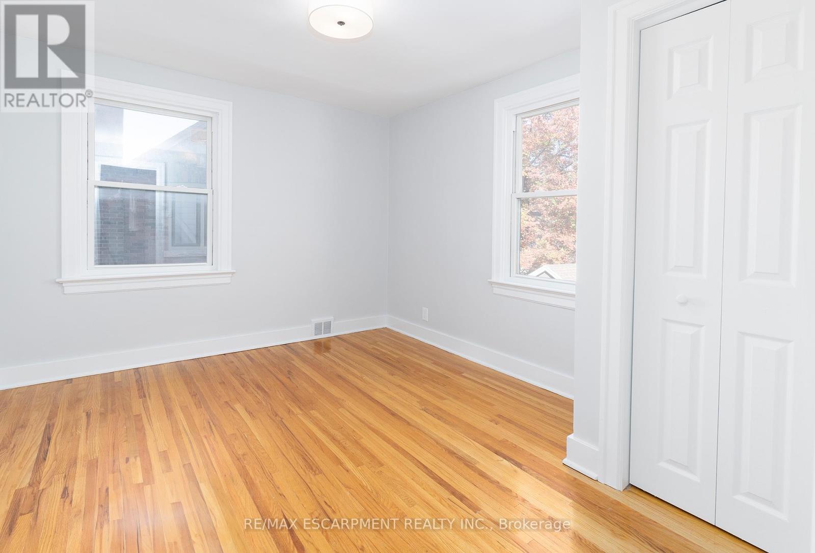 4876 Portage Road, Niagara Falls, Ontario  L2E 6B3 - Photo 16 - X12490636