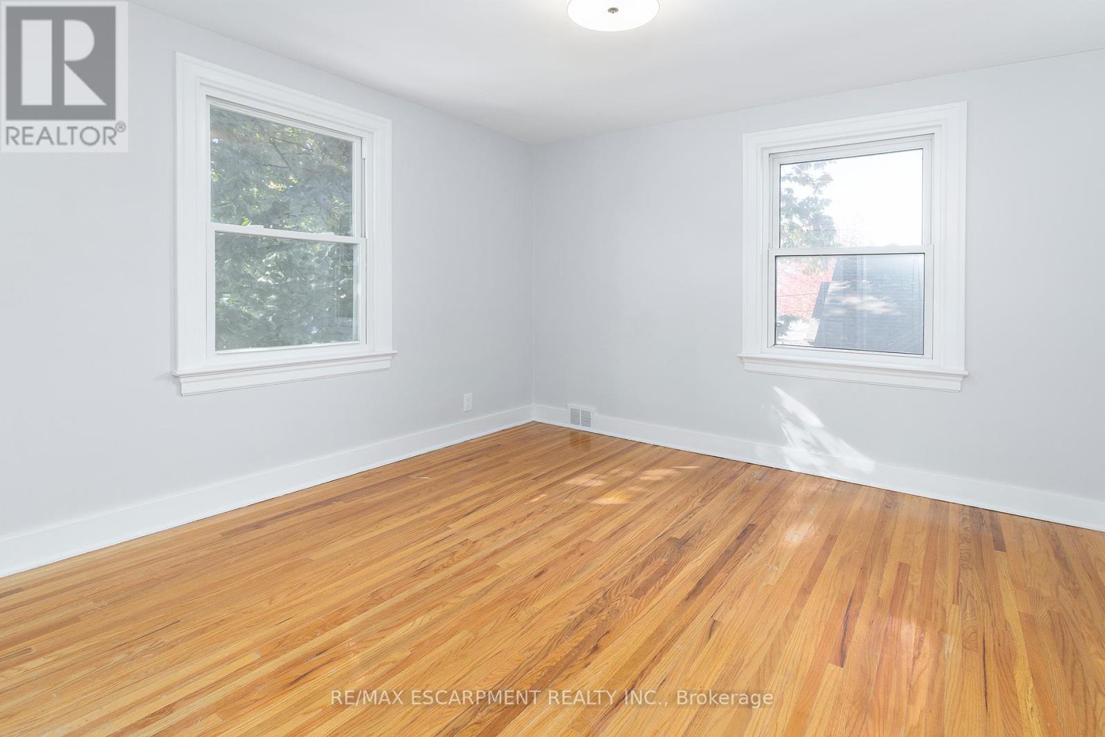 4876 Portage Road, Niagara Falls, Ontario  L2E 6B3 - Photo 17 - X12490636