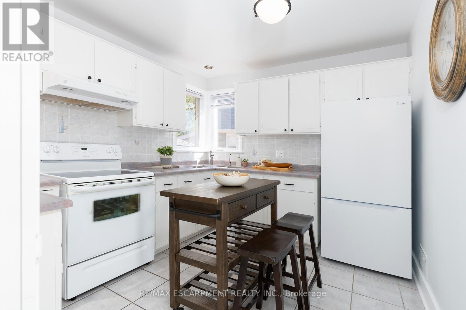 4876 Portage Road, Niagara Falls, Ontario  L2E 6B3 - Photo 7 - X12490636