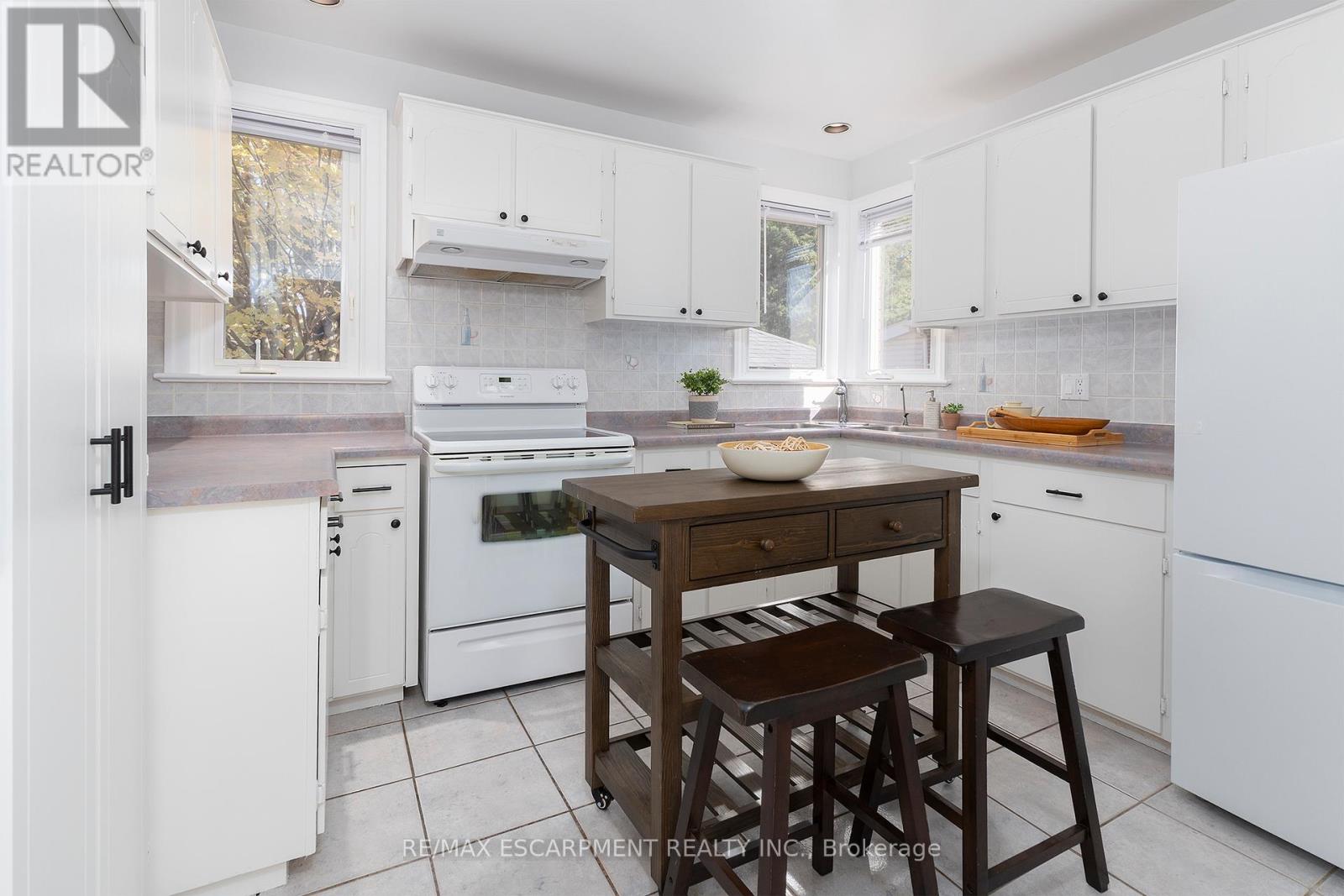 4876 Portage Road, Niagara Falls, Ontario  L2E 6B3 - Photo 8 - X12490636