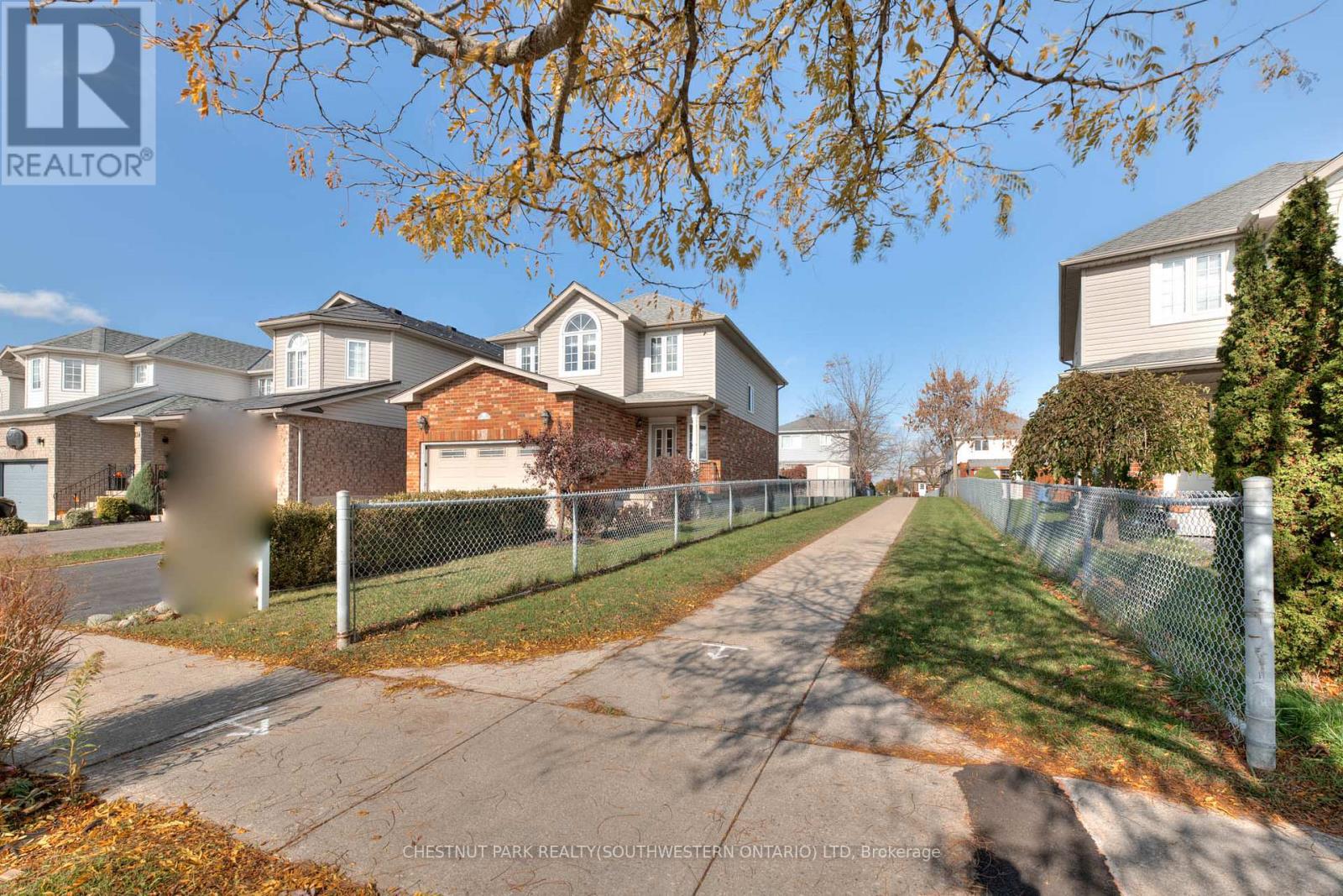 38 Heatherwood Place, Kitchener, Ontario  N2N 3P4 - Photo 6 - X12490644