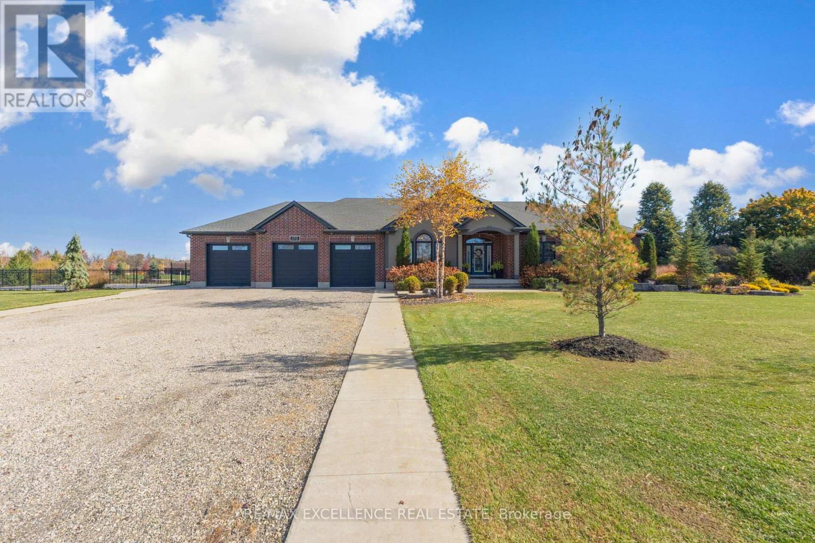 155 DEER CRESCENT, Norwich, Ontario
