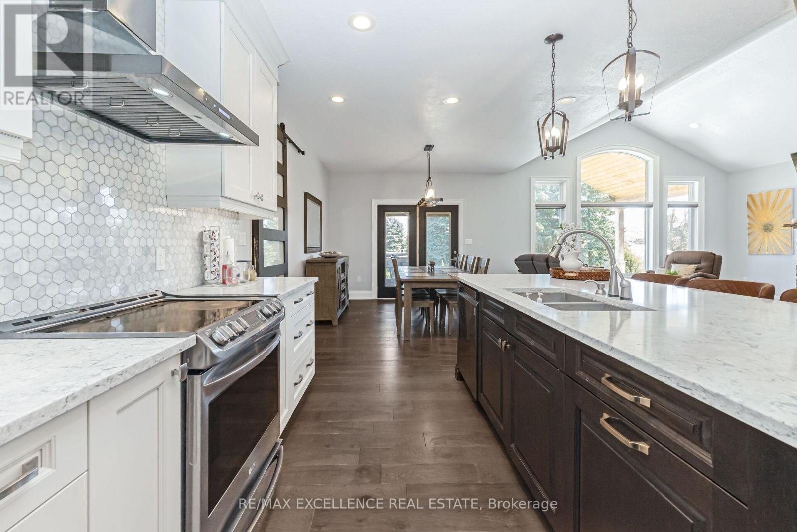 155 Deer Crescent, Norwich, Ontario  N0J 1C0 - Photo 9 - X12490808