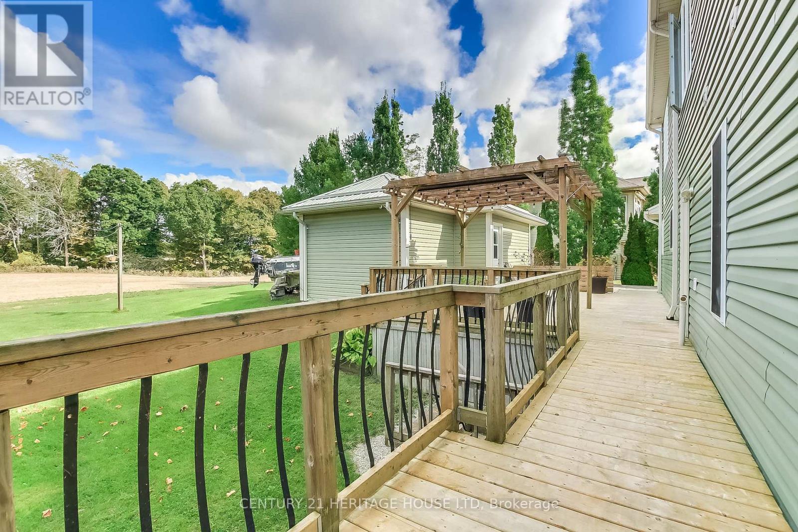 641 George Street, Central Elgin, Ontario  N5L 1H4 - Photo 10 - X12270336