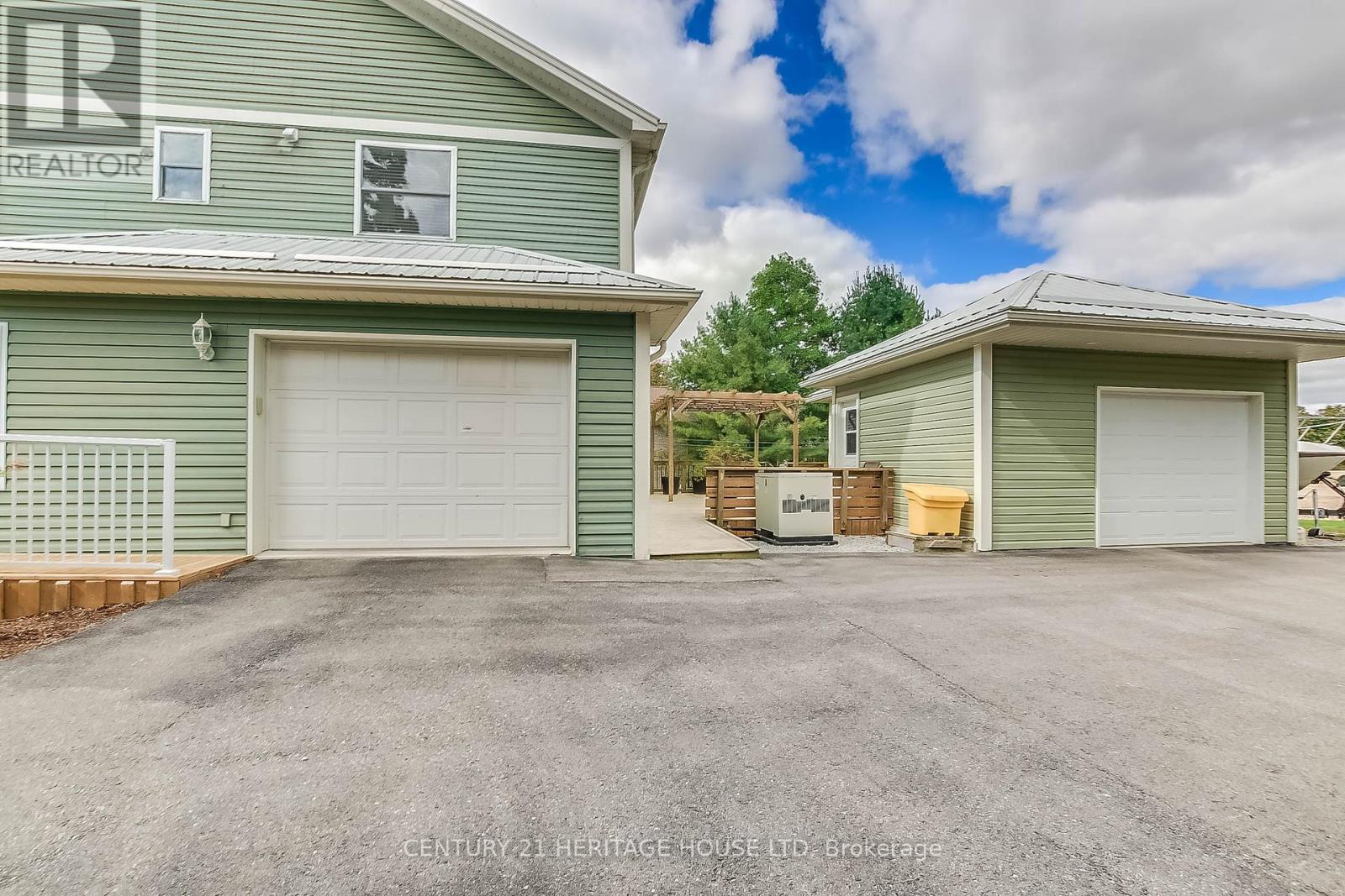 641 George Street, Central Elgin, Ontario  N5L 1H4 - Photo 37 - X12270336