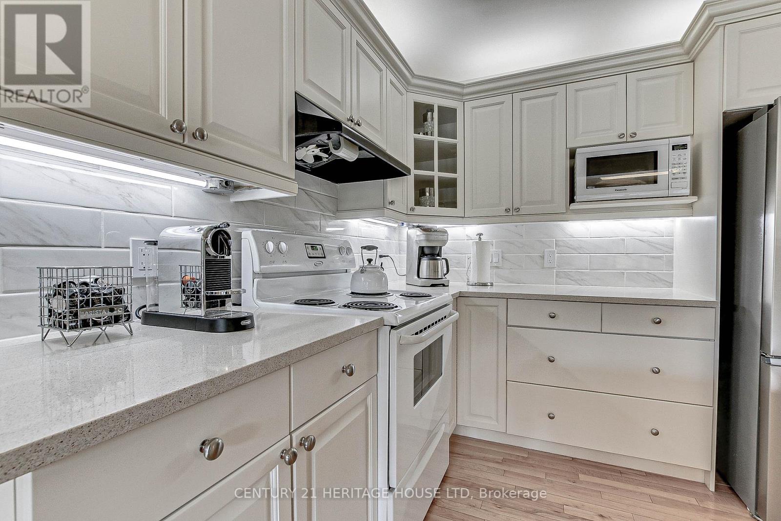 641 George Street, Central Elgin, Ontario  N5L 1H4 - Photo 5 - X12270336