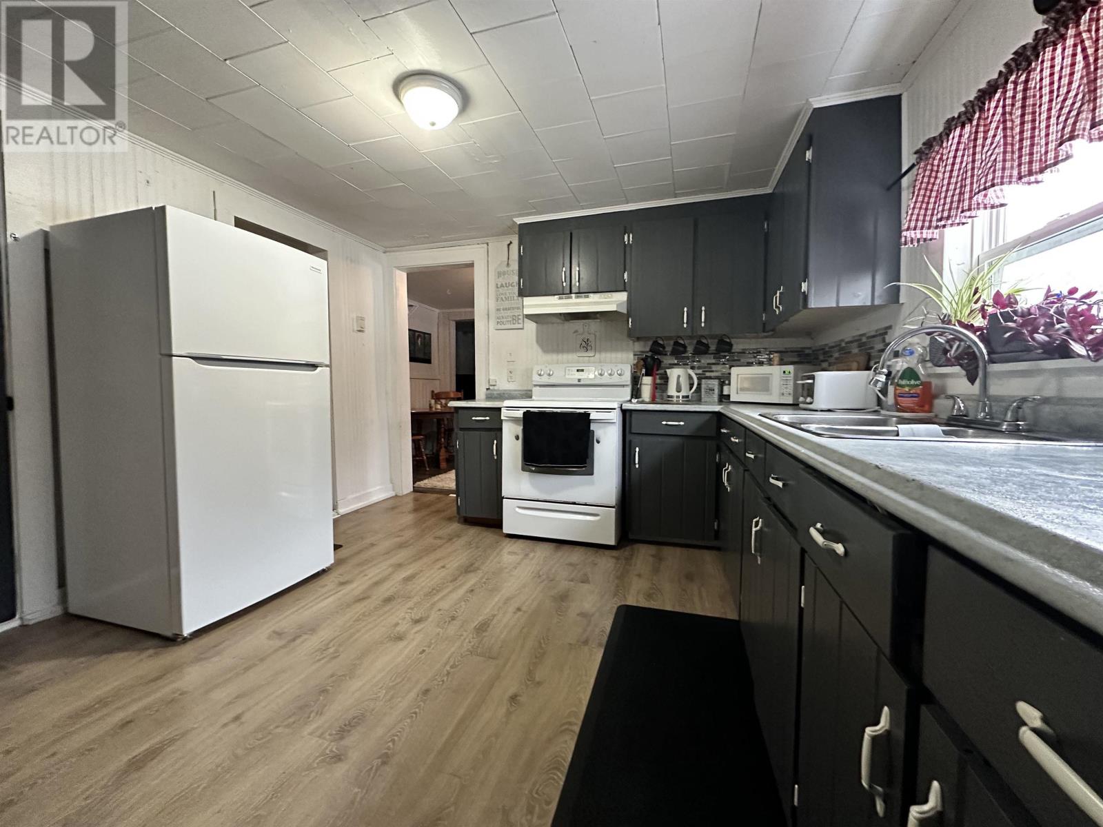 12 Church Street, Yarmouth, Nova Scotia  B5A 3Z1 - Photo 8 - 202523017