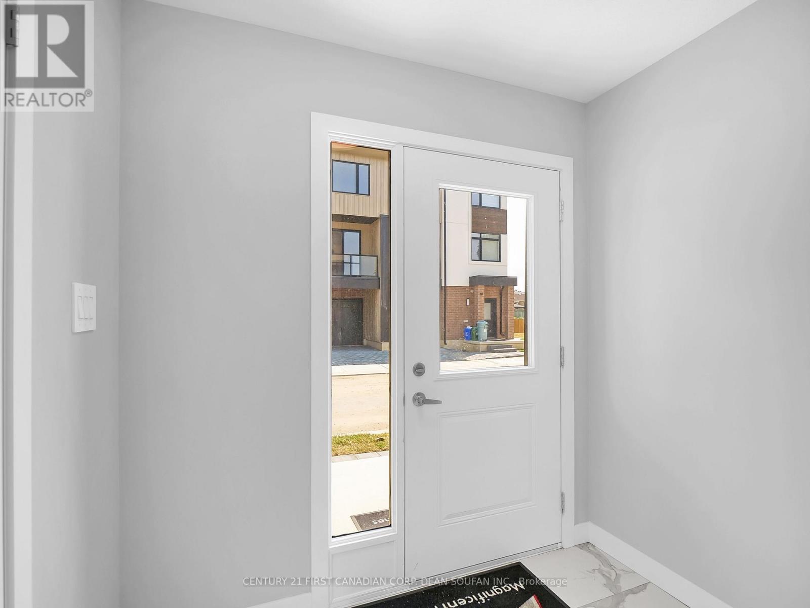 22 - 349 Southdale Road E, London South (South W), Ontario  N6E 0B9 - Photo 7 - X12491066