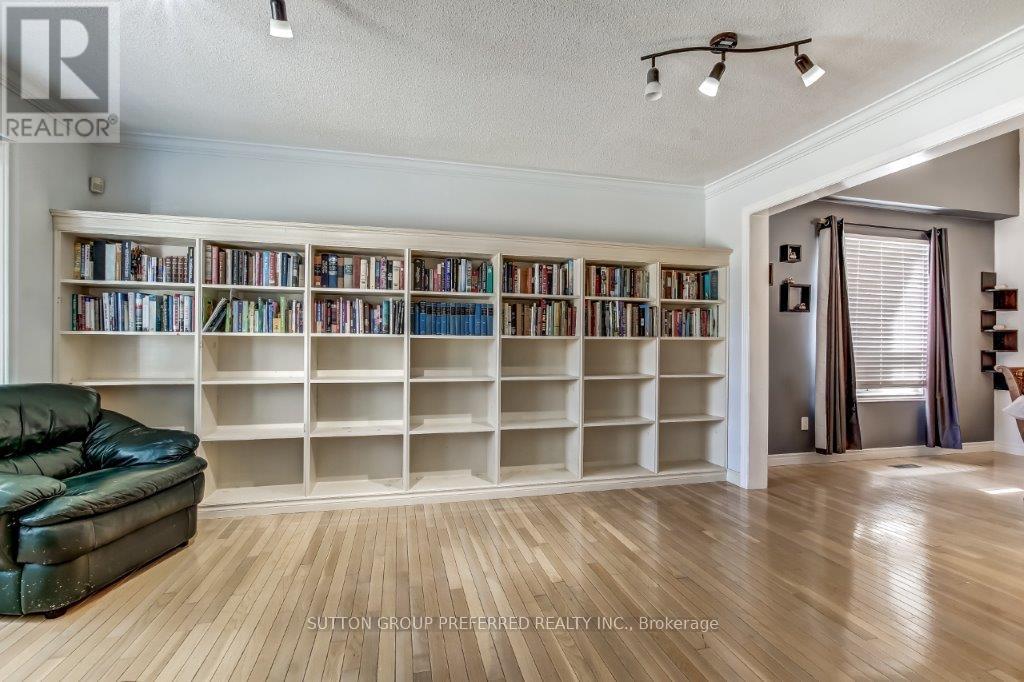 296 Bournemouth Drive, London East (East I), Ontario  N5V 4S5 - Photo 4 - X12491344