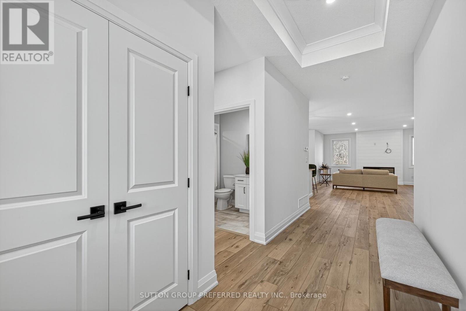 22 - 175 Glengariff Drive, Southwold (Talbotville), Ontario  N5P 0G1 - Photo 2 - X12491404