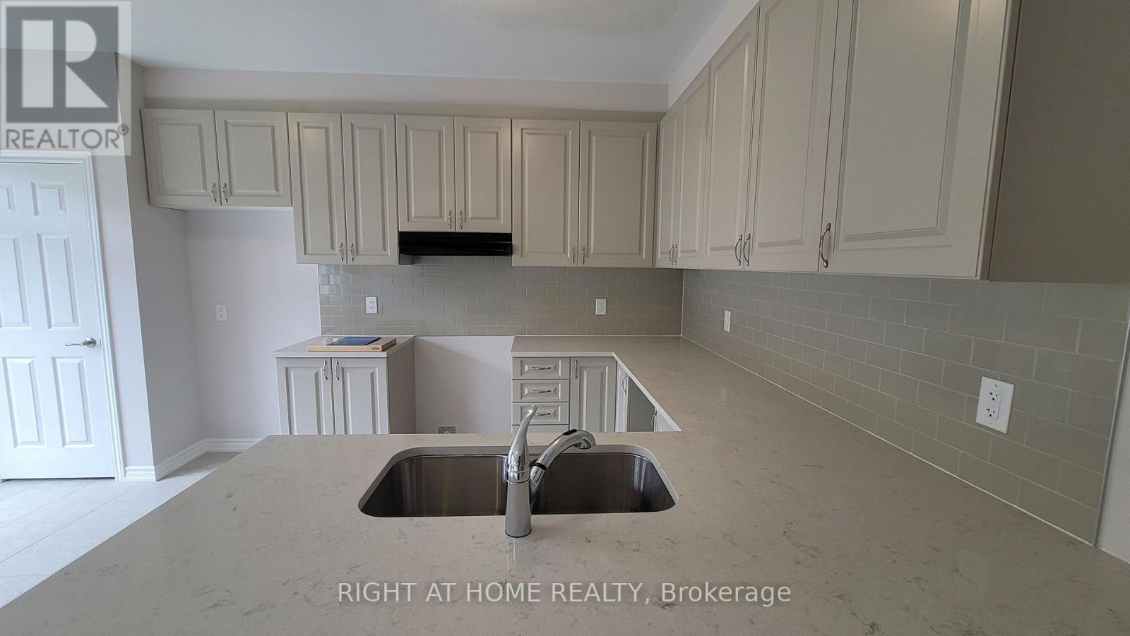 713 Perseus Avenue, Ottawa, Ontario  K2J 3V5 - Photo 15 - X12491142