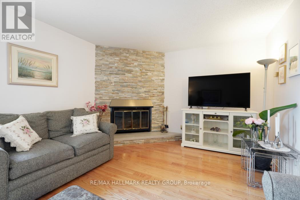 2534 Southvale Crescent, Ottawa, Ontario  K1B 5B4 - Photo 13 - X12491204