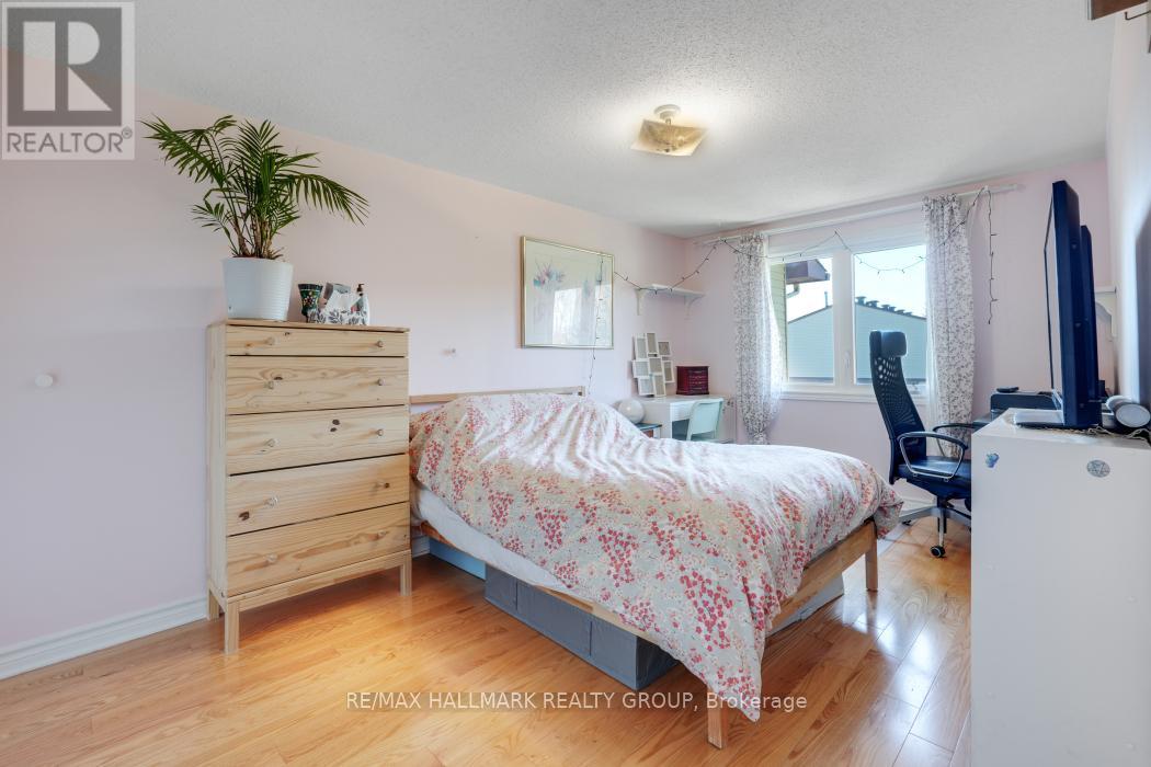 2534 Southvale Crescent, Ottawa, Ontario  K1B 5B4 - Photo 18 - X12491204