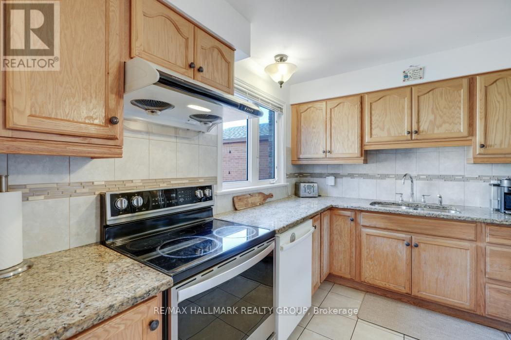 2534 Southvale Crescent, Ottawa, Ontario  K1B 5B4 - Photo 5 - X12491204