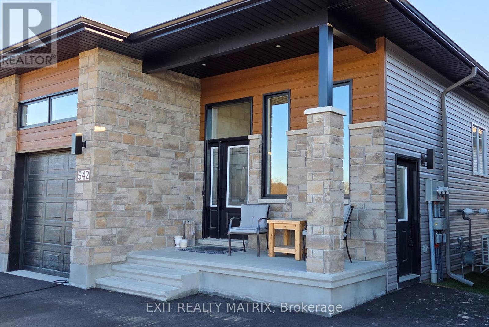 A - 542 Regina Street, Russell, Ontario  K0A 1W0 - Photo 4 - X12491346