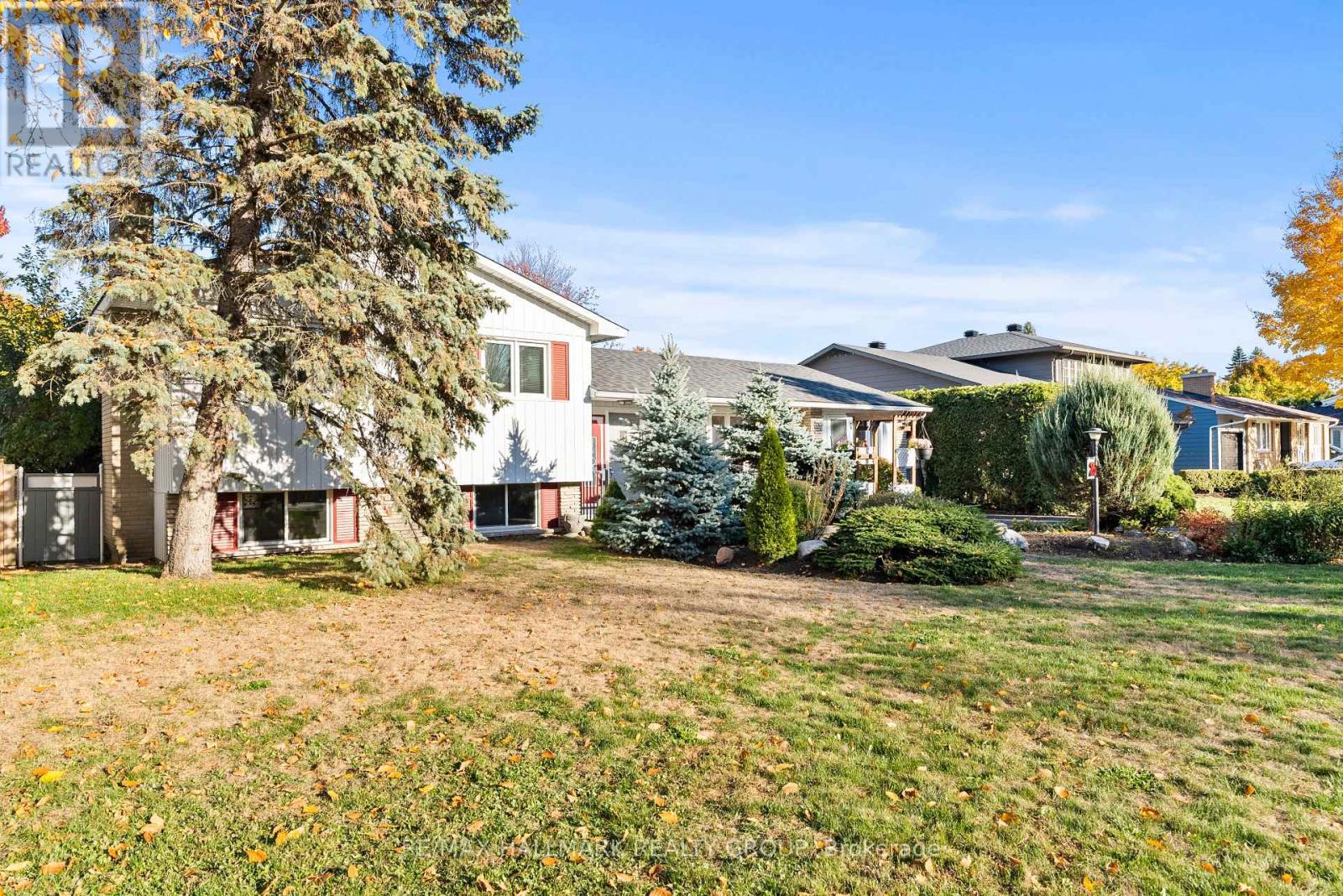 26 Ettrick Crescent, Ottawa, Ontario  K2J 1G1 - Photo 2 - X12491362