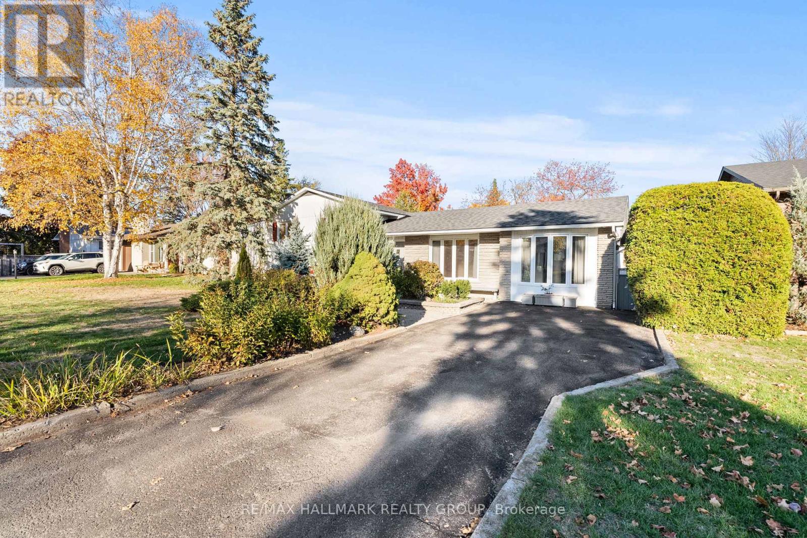 26 Ettrick Crescent, Ottawa, Ontario  K2J 1G1 - Photo 3 - X12491362