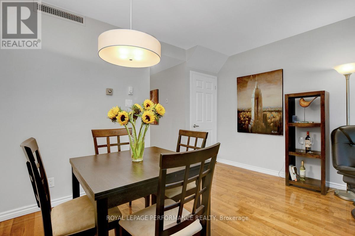 3 - 2 Columbus Avenue, Ottawa, Ontario  K1K 1R3 - Photo 12 - X12491390