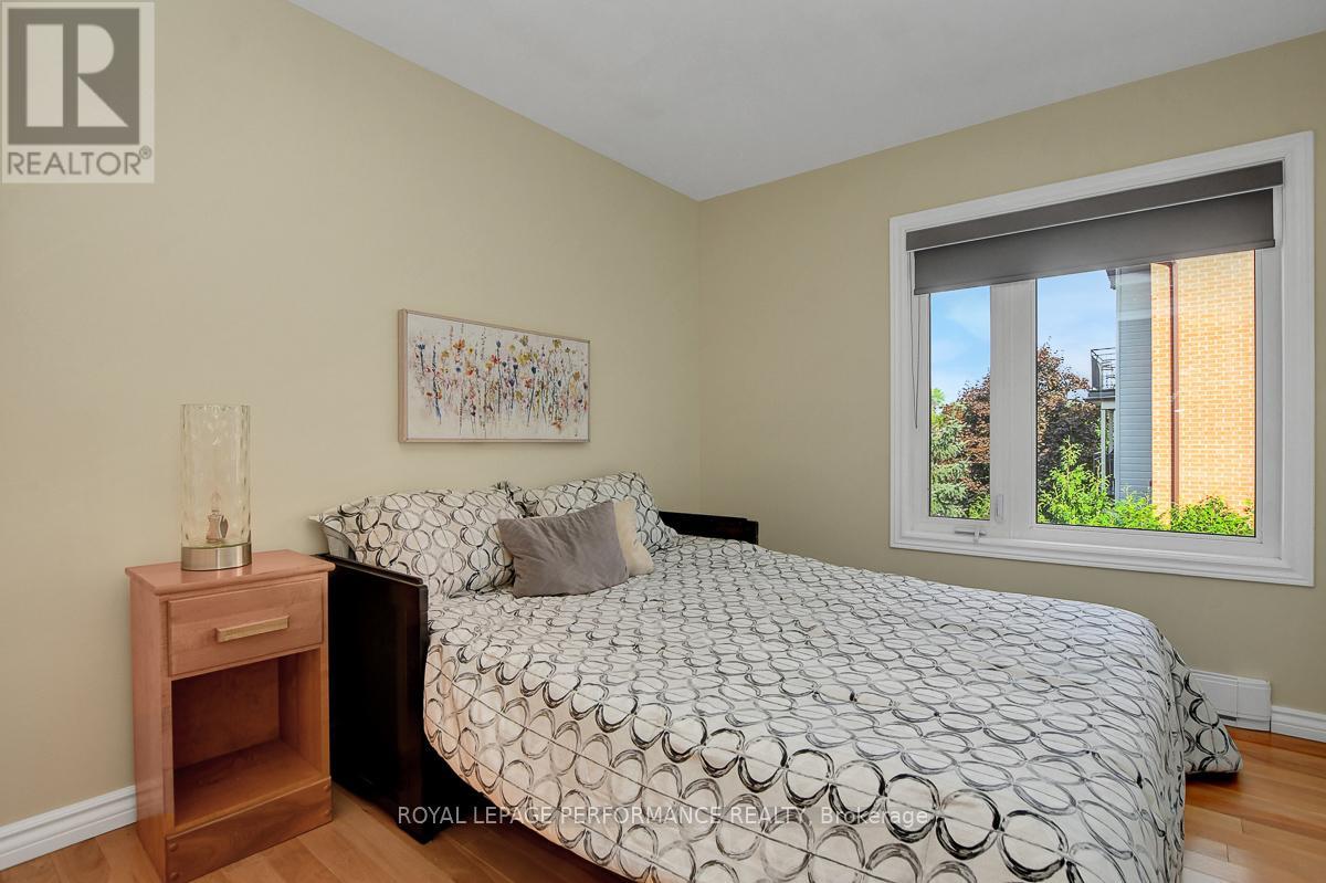 3 - 2 Columbus Avenue, Ottawa, Ontario  K1K 1R3 - Photo 22 - X12491390