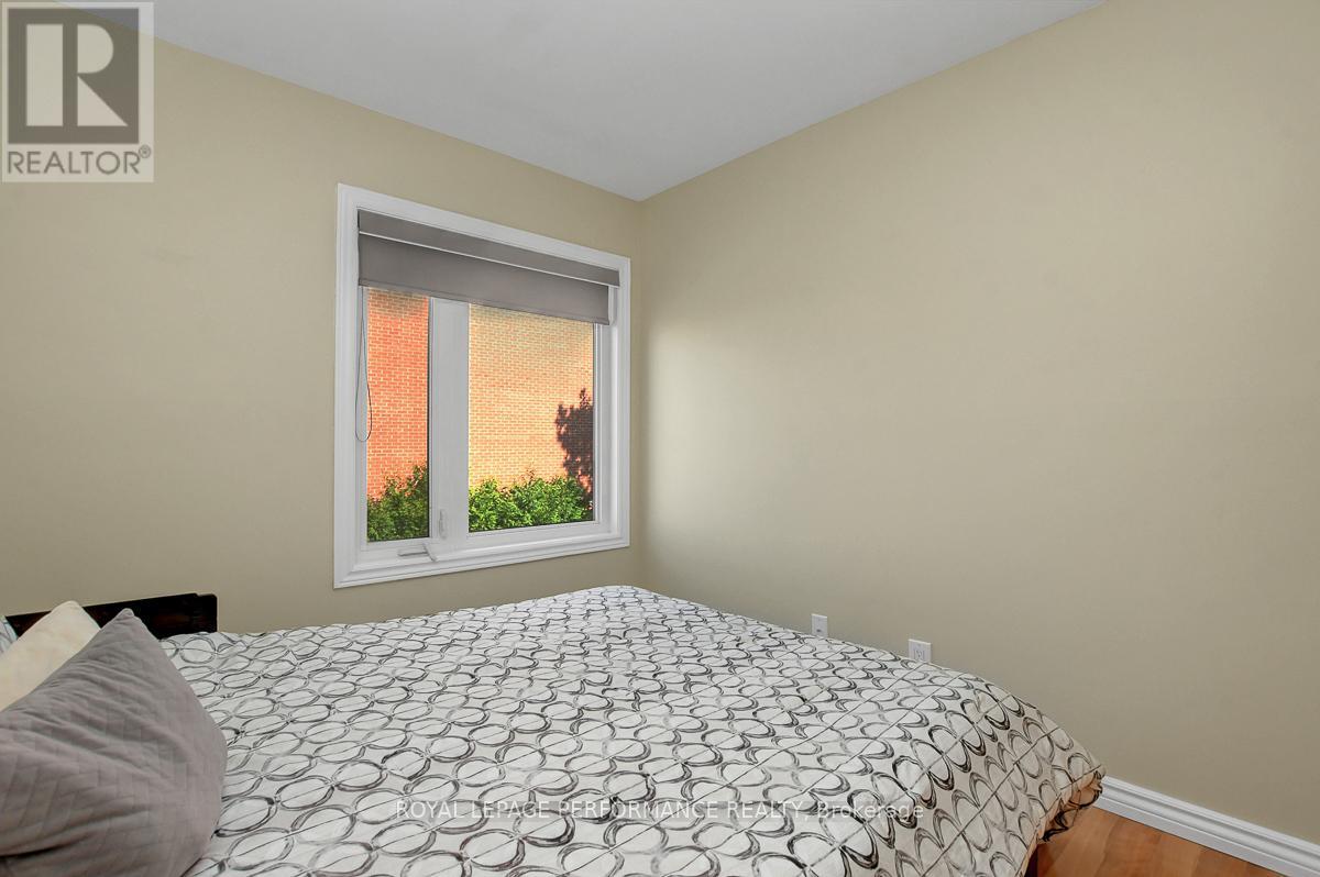 3 - 2 Columbus Avenue, Ottawa, Ontario  K1K 1R3 - Photo 24 - X12491390