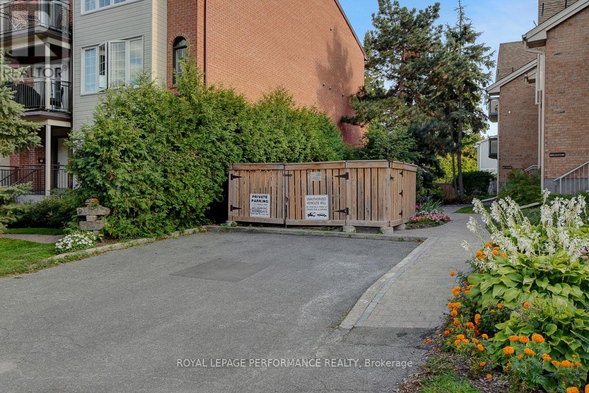 3 - 2 Columbus Avenue, Ottawa, Ontario  K1K 1R3 - Photo 39 - X12491390