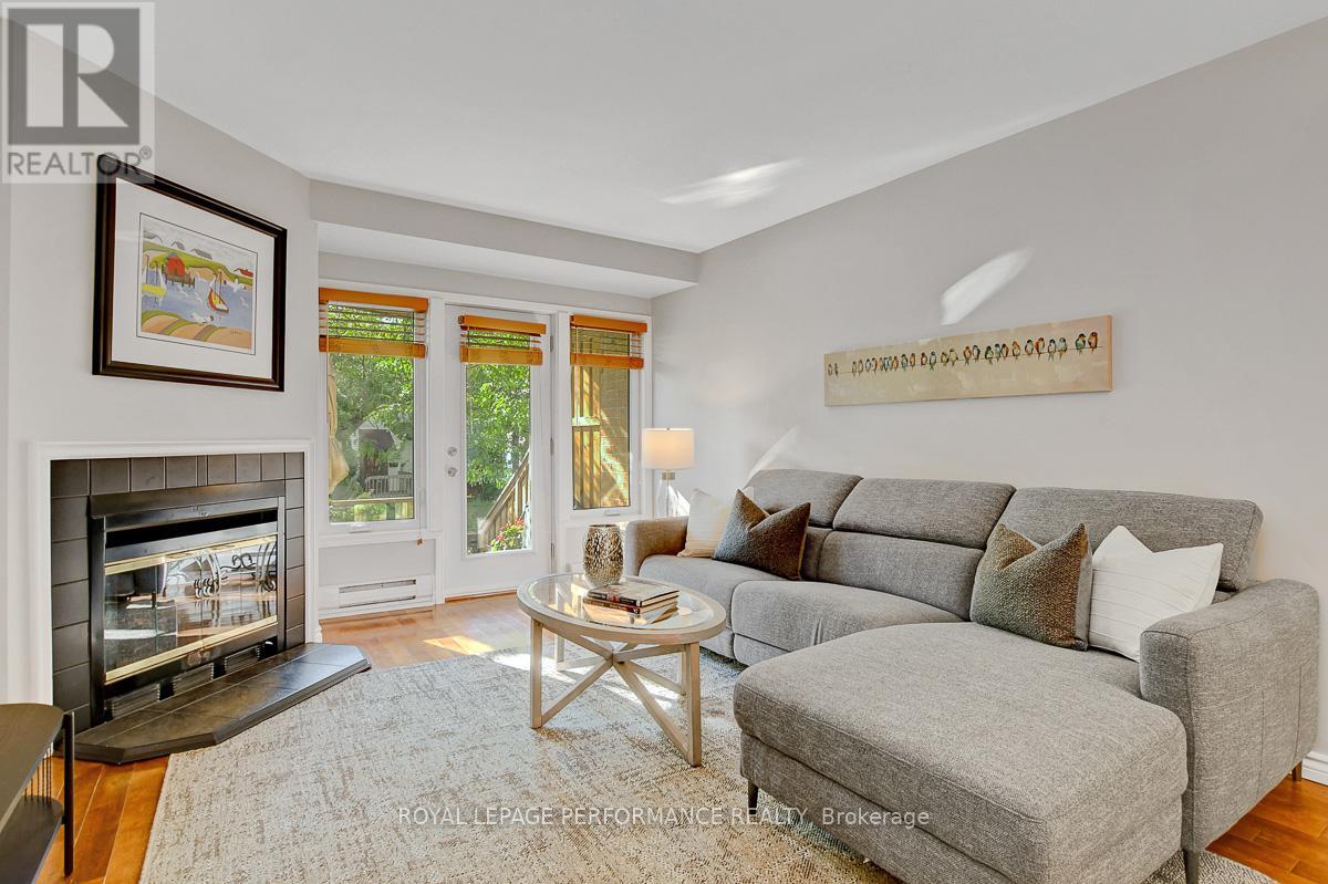 3 - 2 Columbus Avenue, Ottawa, Ontario  K1K 1R3 - Photo 5 - X12491390