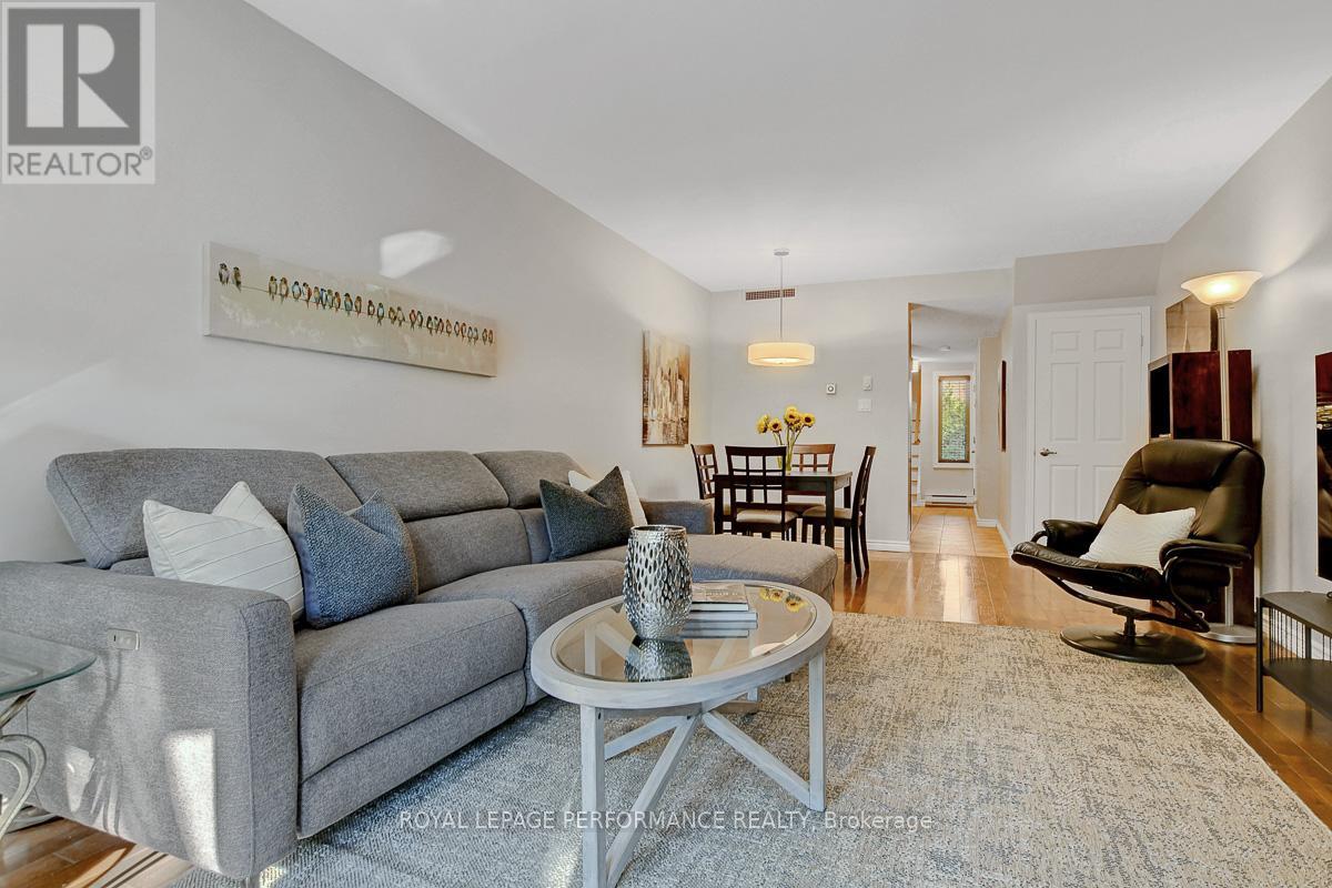 3 - 2 Columbus Avenue, Ottawa, Ontario  K1K 1R3 - Photo 6 - X12491390