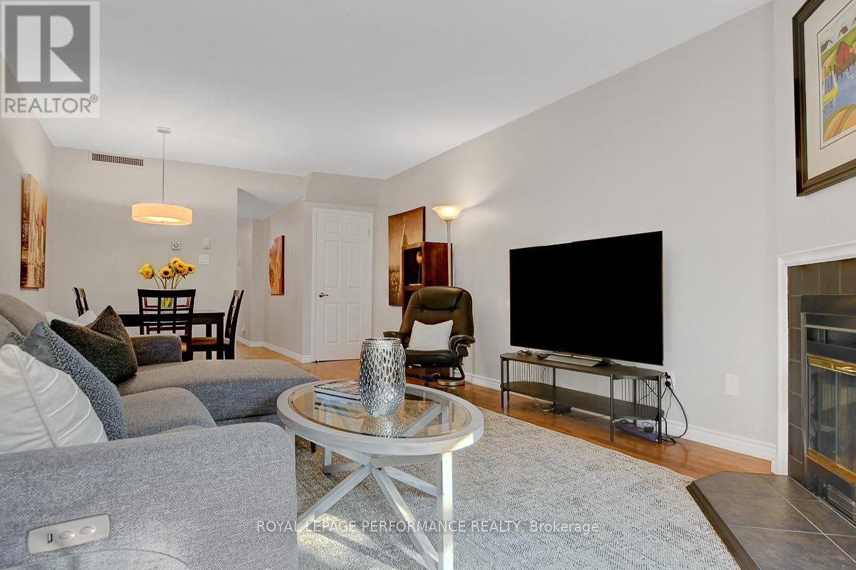 3 - 2 Columbus Avenue, Ottawa, Ontario  K1K 1R3 - Photo 8 - X12491390