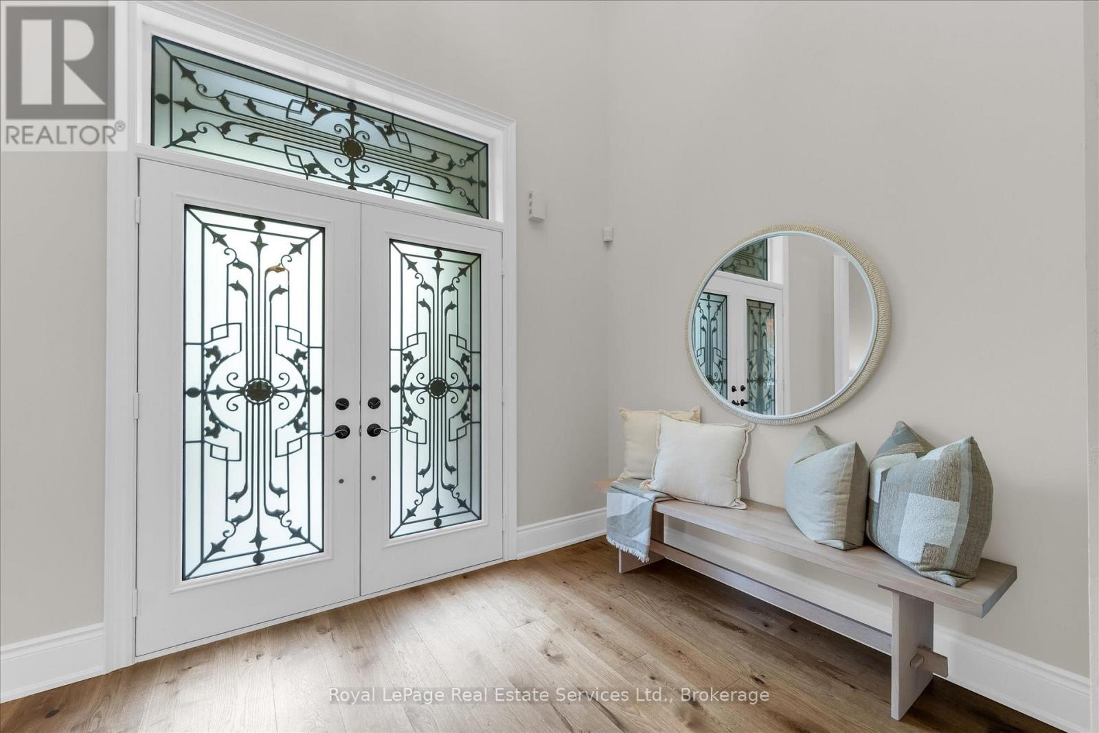 3340 Mistwell Crescent, Oakville, Ontario  L6L 0A3 - Photo 5 - W12491100