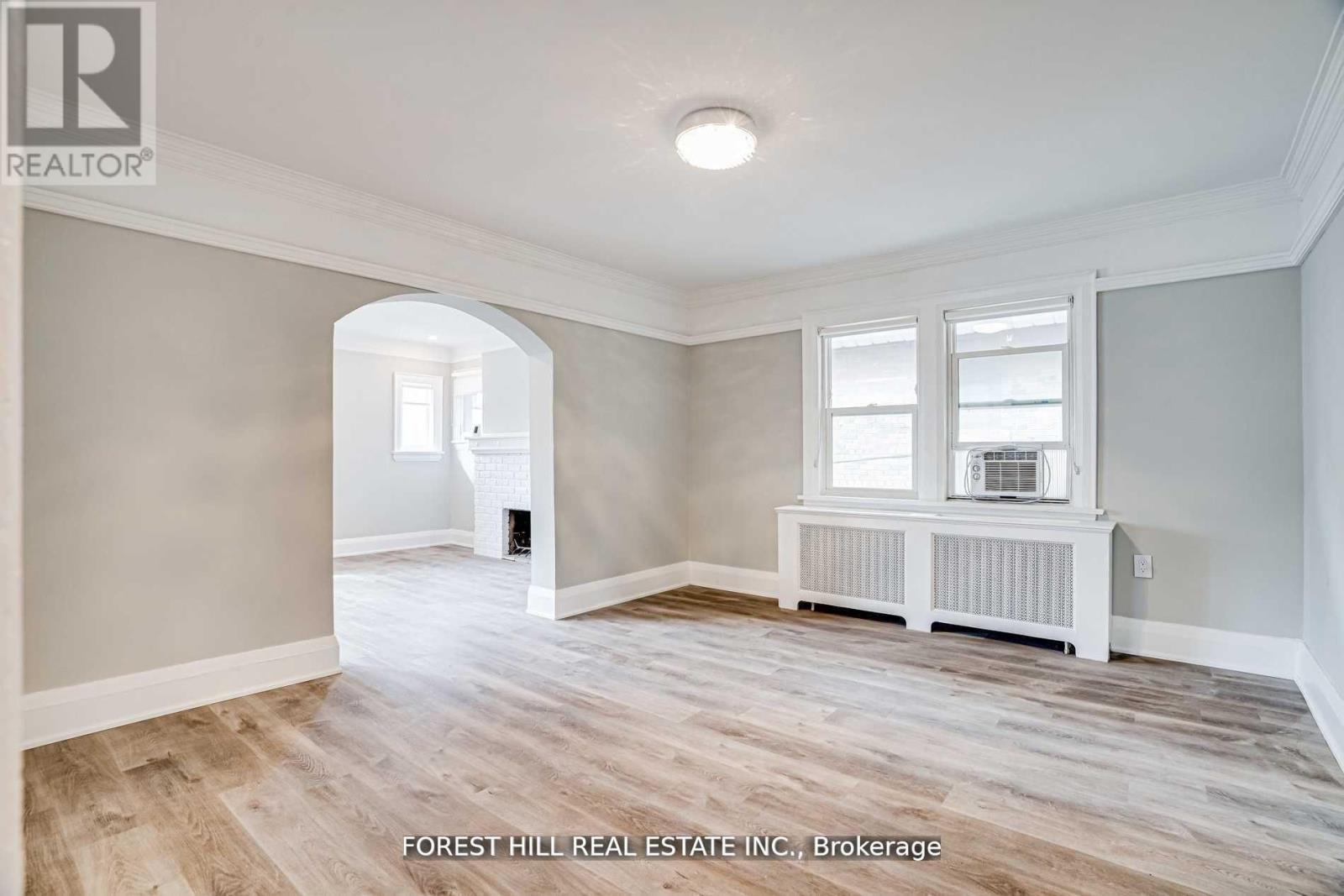 Upper - 8 Poplar Plains Crescent, Toronto, Ontario  M4V 1E8 - Photo 10 - C12490980