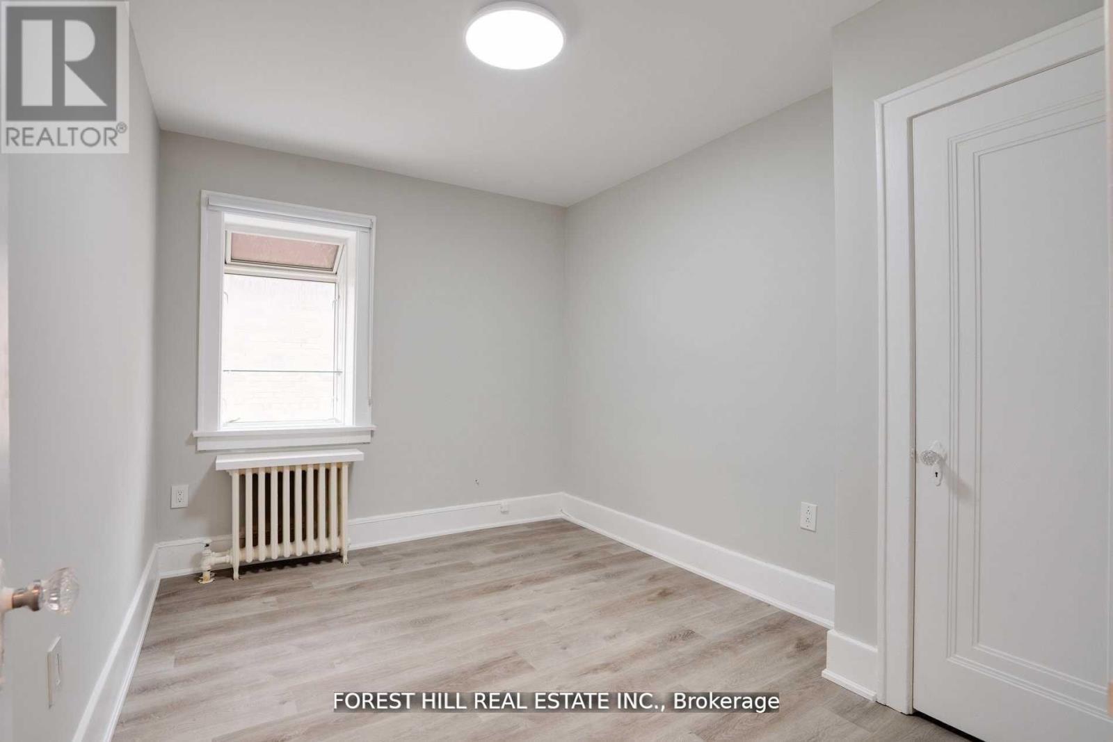 Upper - 8 Poplar Plains Crescent, Toronto, Ontario  M4V 1E8 - Photo 13 - C12490980