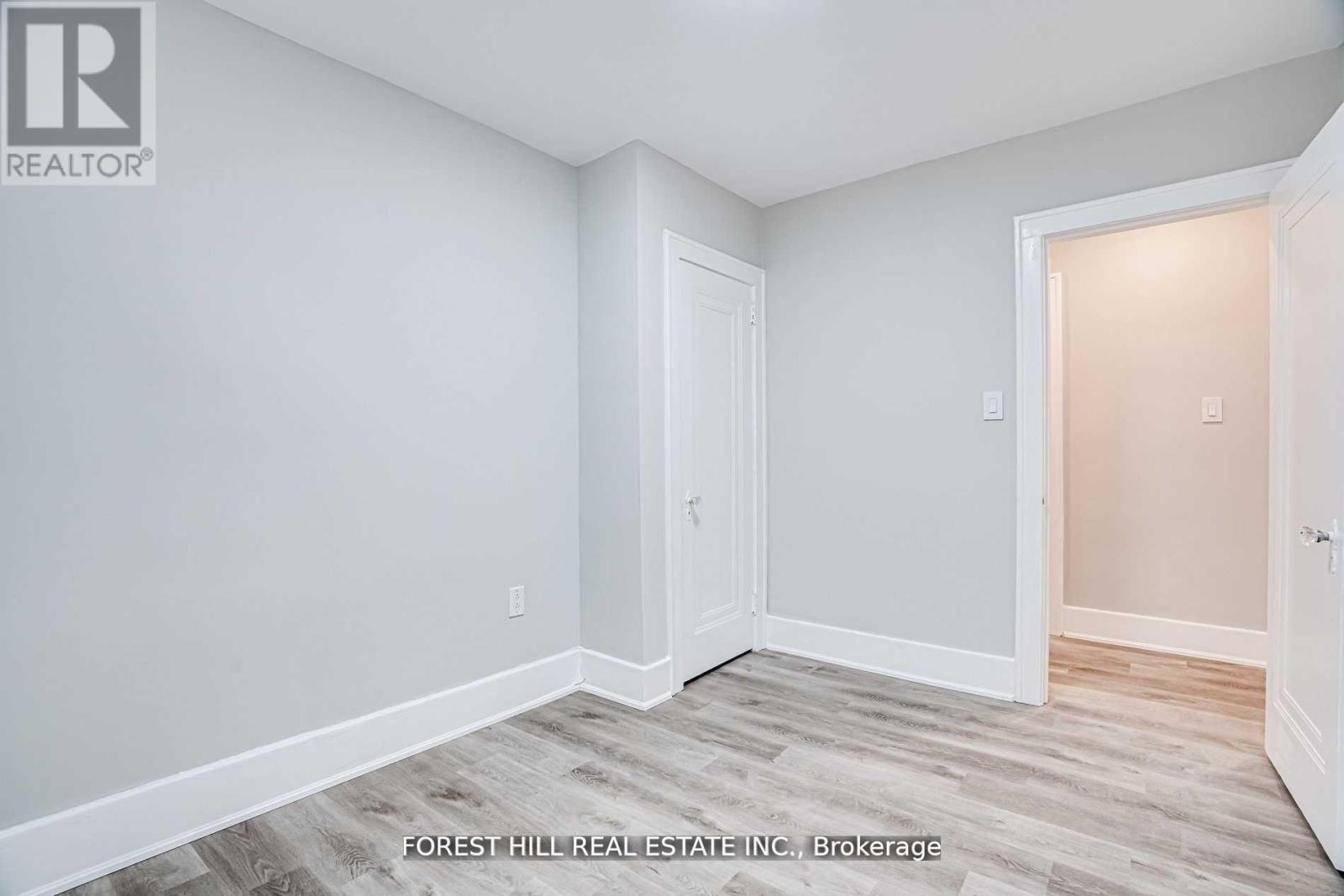 Upper - 8 Poplar Plains Crescent, Toronto, Ontario  M4V 1E8 - Photo 14 - C12490980