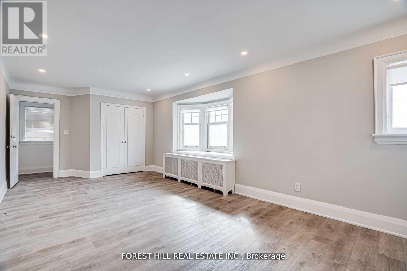 Upper - 8 Poplar Plains Crescent, Toronto, Ontario  M4V 1E8 - Photo 7 - C12490980