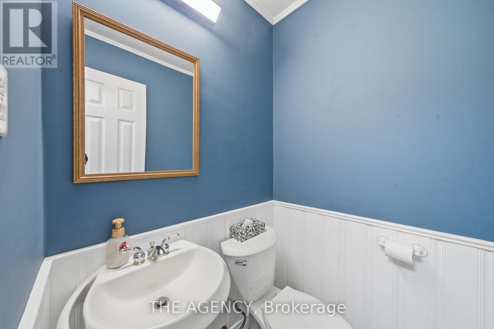 8a Maryland Boulevard, Toronto, Ontario  M4C 5C9 - Photo 16 - E12487856