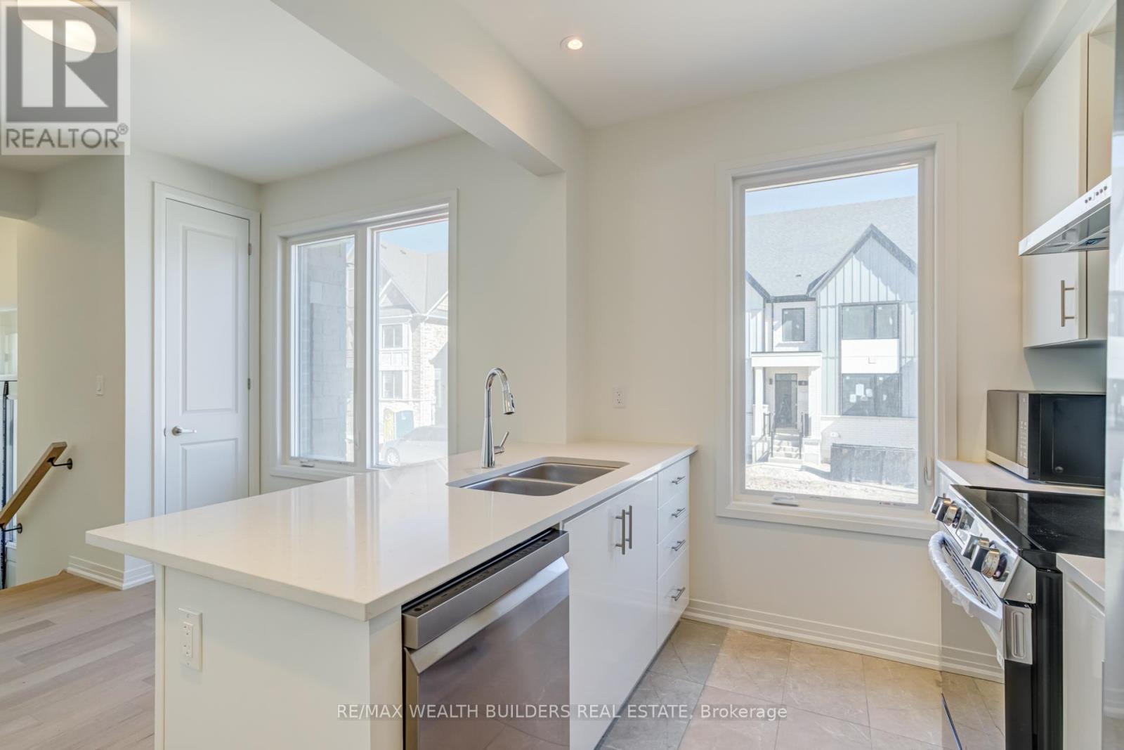 1 Kings Hill Drive, Brampton, Ontario  L7A 0B8 - Photo 10 - W12436935