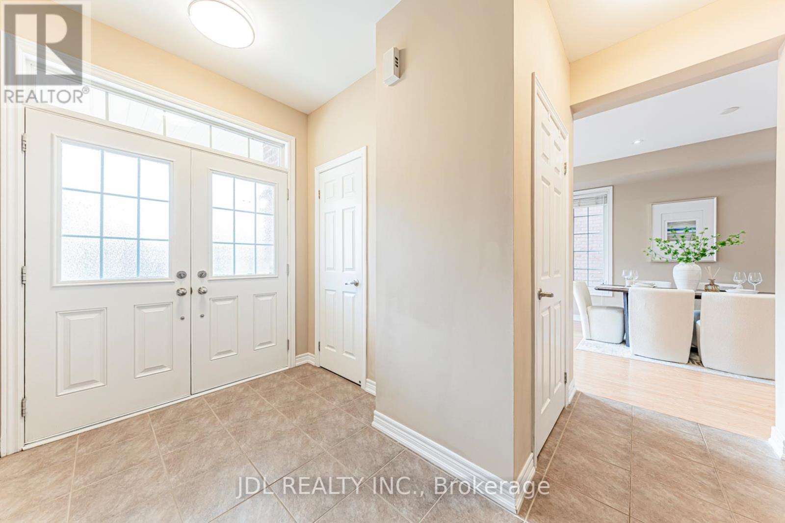 14 Duncan Road, Markham, Ontario  L6B 0T4 - Photo 6 - N12489368